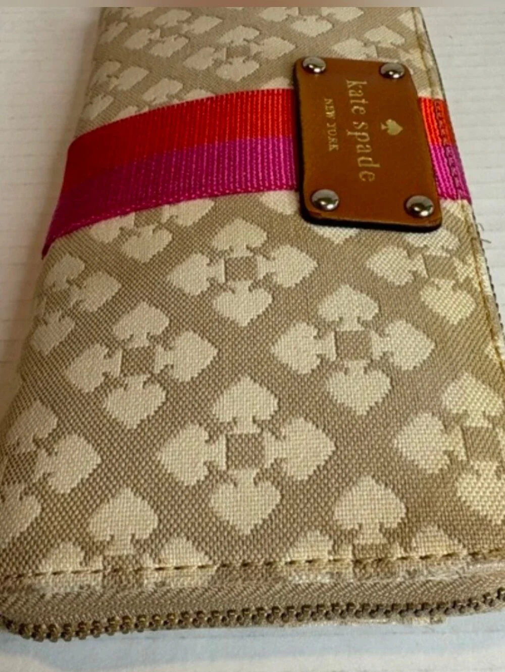 Kate Spade New York Neda Classic Stucco Zip Around Wallet